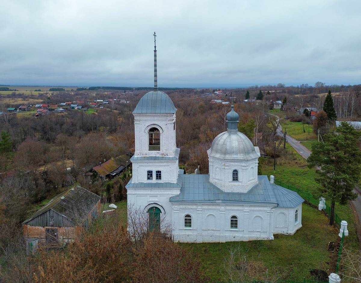 Церковь Иоанна Богослова, Огнев Майдан (Воротынский район, Нижегородская область). общий вид в ландшафте