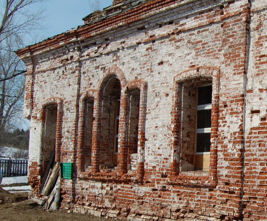 Троицк. Церковь Троицы Живоначальной. архитектурные детали, архитктурное оформление окон трапезной