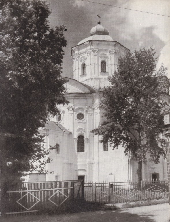 Церковь Михаила Архангела, Воронеж (Шосткинский район, Украина, Сумская область). архивная фотография, Архивное фото 1967 г. Источник: Логвин Г.Н. «Памятники искусства Советского Союза. Украина и Молдавия». Справочник-путеводитель. Издательство «Искусство», 1982 г. 