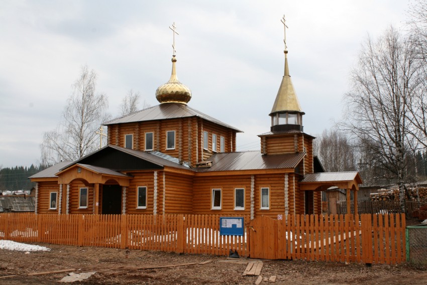 Гайны. Церковь Спаса Преображения. общий вид в ландшафте