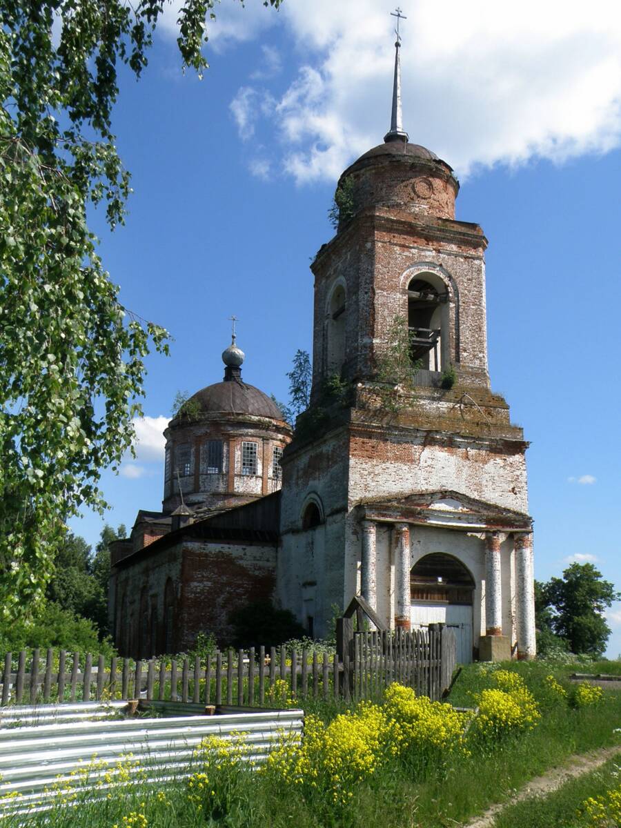 Церковь Троицы Живоначальной, Медведиха (Краснобаковский район, Нижегородская область). фасады