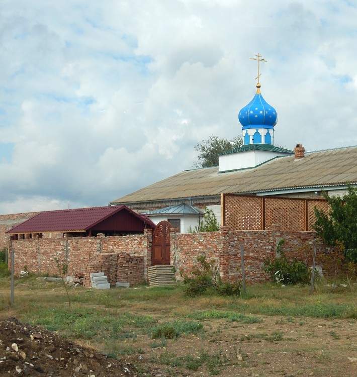 Георгиевский Катерлезский женский монастырь. Церковь Георгия Победоносца (временная), Войково (Катерлез) (Ленинский район, Республика Крым). фасады