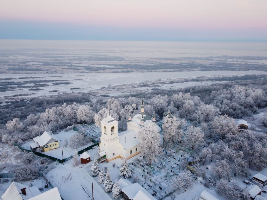 Церковь Николая Чудотворца, Красный Оселок (Лысковский район, Нижегородская область). общий вид в ландшафте