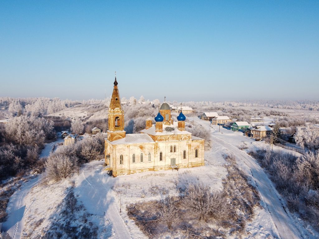 Асташиха. Церковь Благовещения Пресвятой Богородицы. общий вид в ландшафте