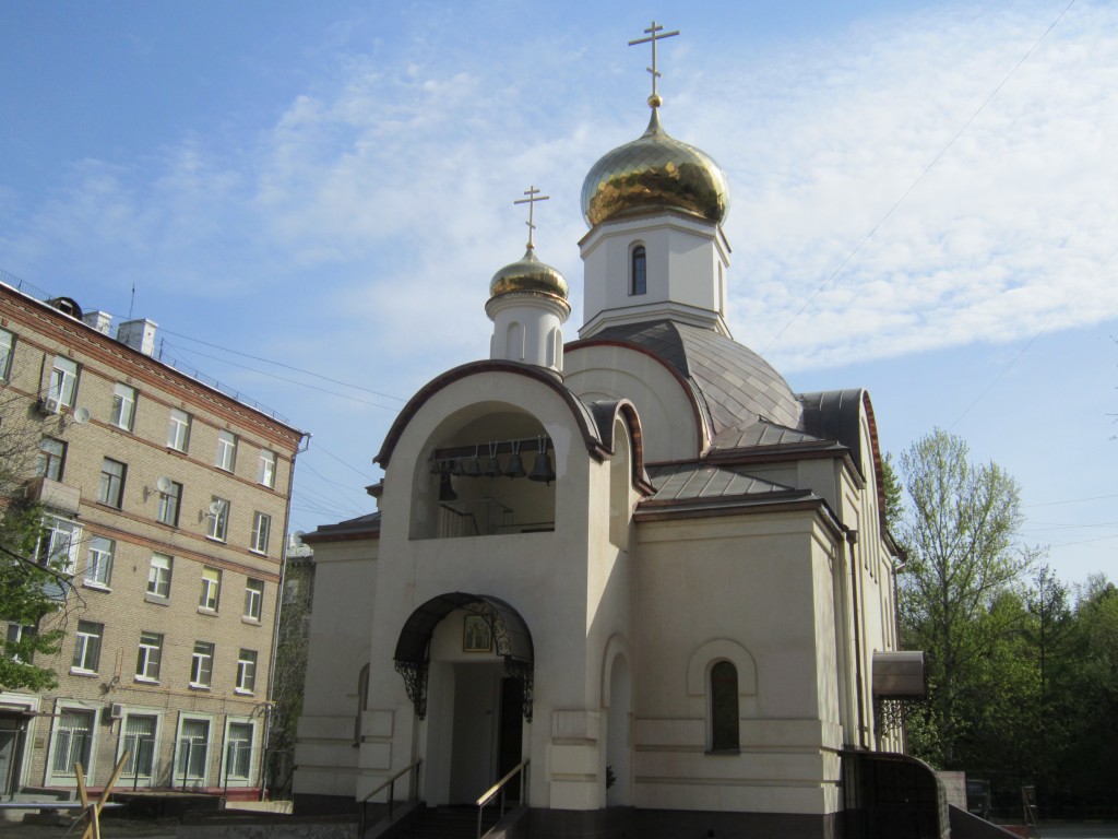 Войковский. Церковь Царственных страстотерпцев. фасады, Западный фасад храма.