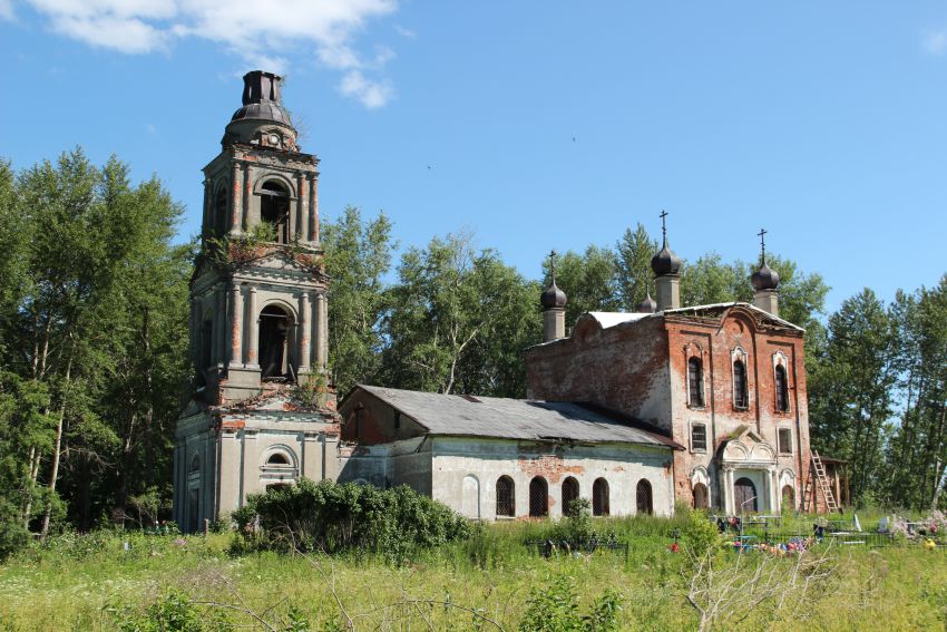 Церковь Введения во храм Пресвятой Богородицы, Байловское (Брейтовский район, Ярославская область). общий вид в ландшафте