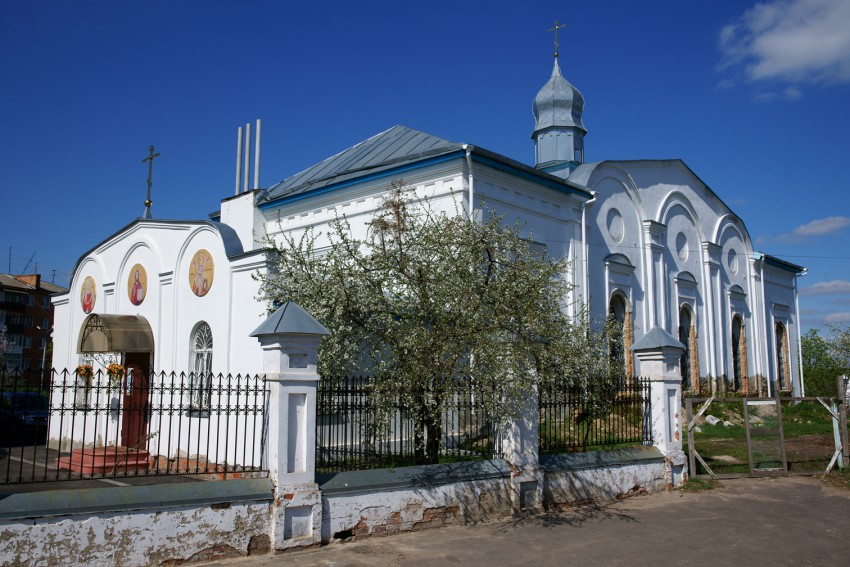 Нежин. Церковь Николая Чудотворца. общий вид в ландшафте