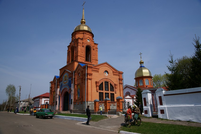 Церковь Спаса Преображения, Кролевец (Конотопский район, Украина, Сумская область). общий вид в ландшафте