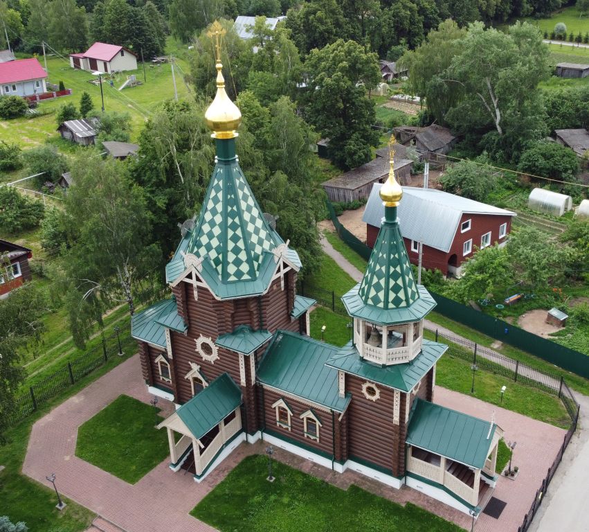 Чернуха. Церковь Воздвижения Креста Господня. фасады