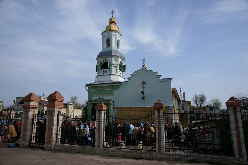 Шостка. Церковь Рождества Христова. общий вид в ландшафте