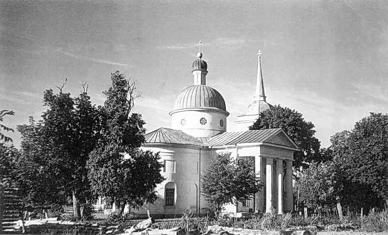 Церковь Воскресения Христова, Батурин (Нежинский район, Украина, Черниговская область). архивная фотография, Воскресенская церковь (1803 г.) - усыпальница гетмана Кирилла Григорьевича Разумовского, фото 1958 г. Источник: 