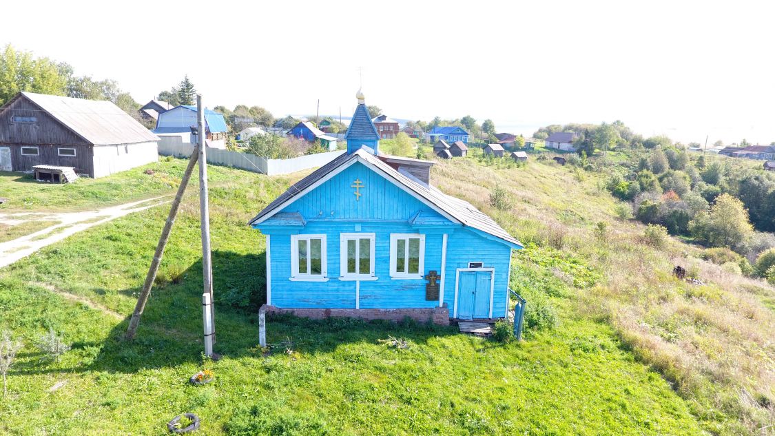 Молитвенный дом Рождества Пресвятой Богородицы, Берсеменово (Дальнеконстантиновский район, Нижегородская область). общий вид в ландшафте