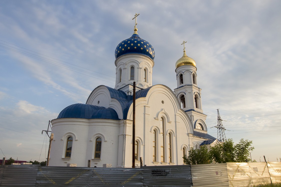 Дзержинск. Церковь Серафима Саровского. фасады