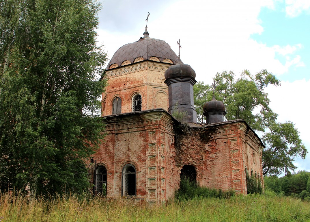 Церковь Троицы Живоначальной, Старица (Свечинский район, Кировская область). фасады
