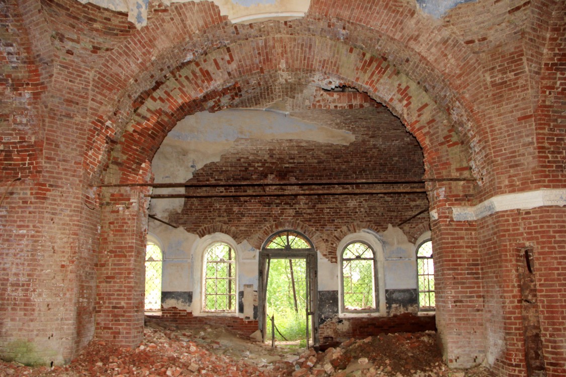 Церковь Троицы Живоначальной, Старица (Свечинский район, Кировская область). интерьер и убранство, Южный вход.