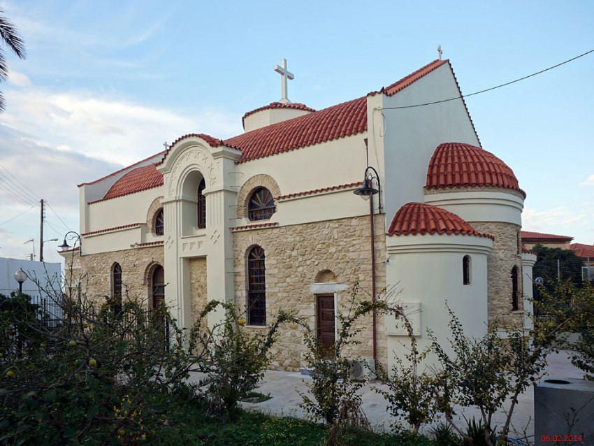 Церковь Троицы Живоначальной, Ираклион (Крит (Κρήτη), Греция). фасады