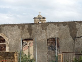 Ираклион. Церковь Пантелеимона Целителя в заброшенном госпитале 