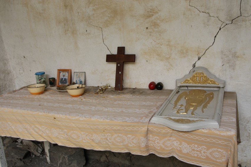 Часовня Иоанна Предтечи, Харисджин (Алагирский район, Республика Северная Осетия-Алания). интерьер и убранство