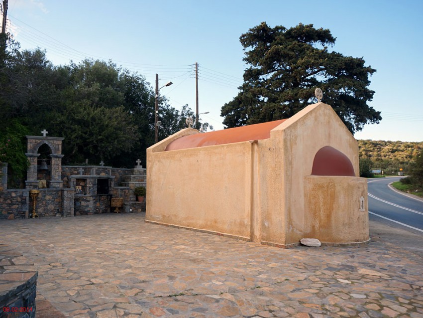 Часовня Силы апостола, Вати (Крит (Κρήτη), Греция). общий вид в ландшафте