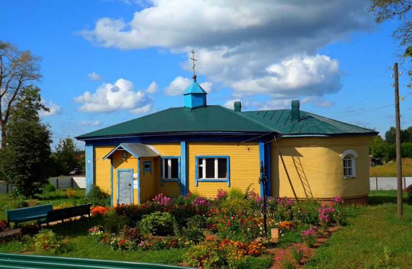 Богородское. Церковь Рождества Пресвятой Богородицы. общий вид в ландшафте