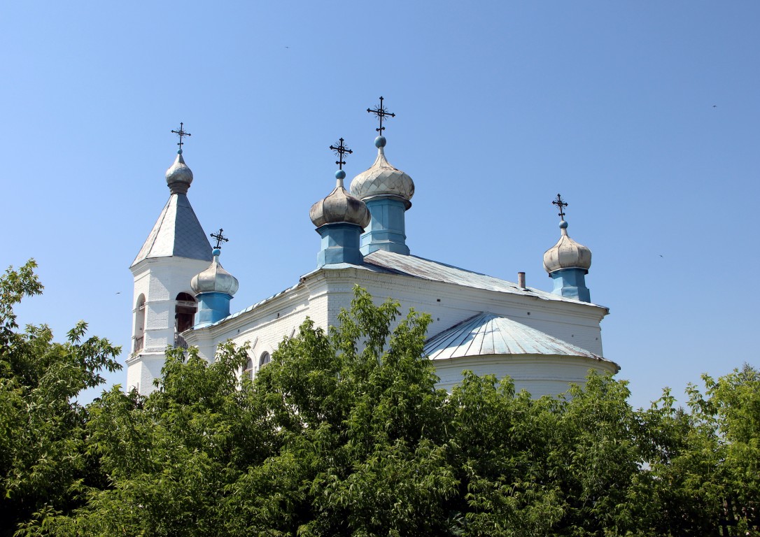 Ральники. Церковь Троицы Живоначальной. фасады