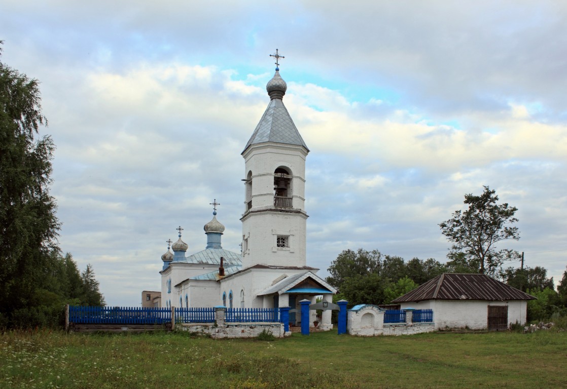 Ральники. Церковь Троицы Живоначальной. фасады, Вид с северо-запада