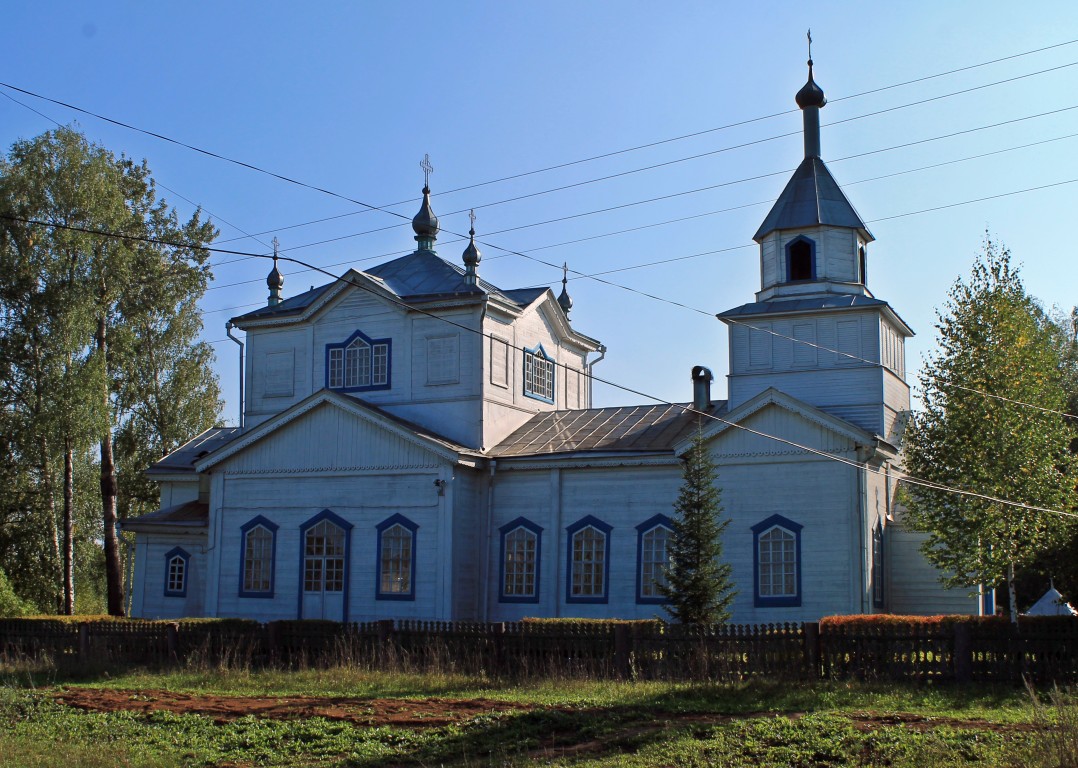 Потняк. Церковь Воздвижения Креста Господня. фасады