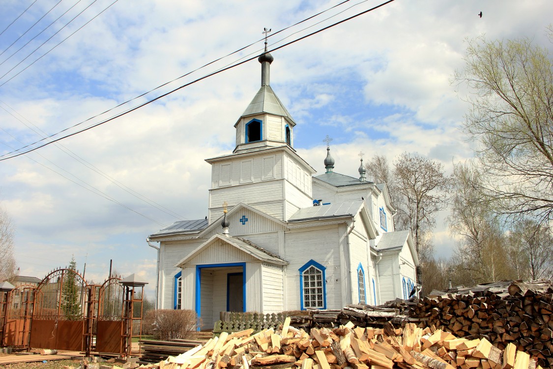 Потняк. Церковь Воздвижения Креста Господня. фасады