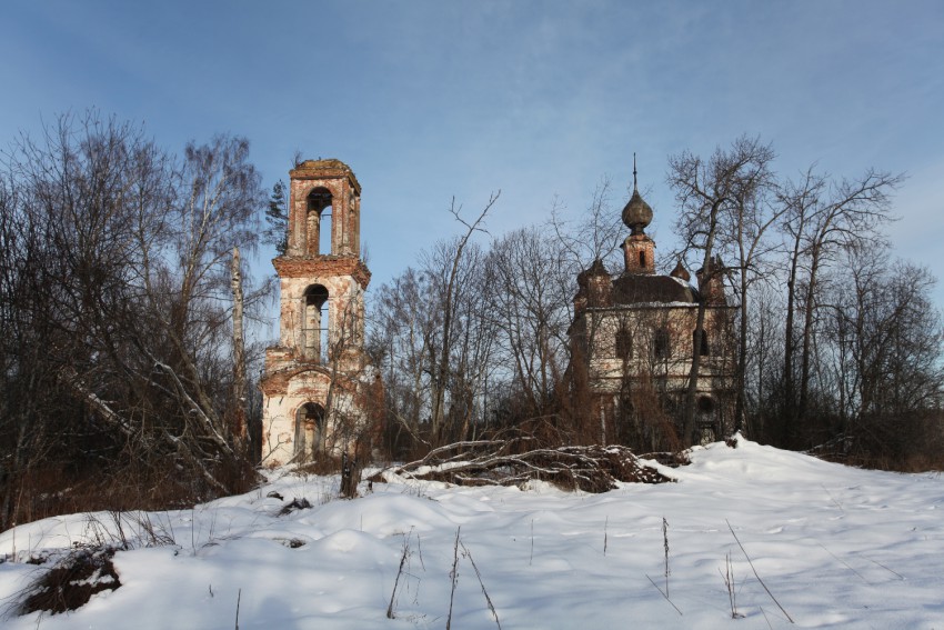 Церковь Троицы Живоначальной, Троицкое на Соти (Первомайский район, Ярославская область). общий вид в ландшафте