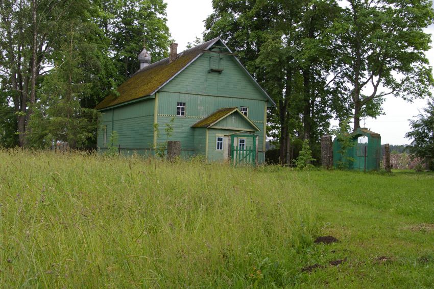 Неизвестная старообрядческая моленная, Ломи-Бортниеки (Прейльский край, Латвия). общий вид в ландшафте