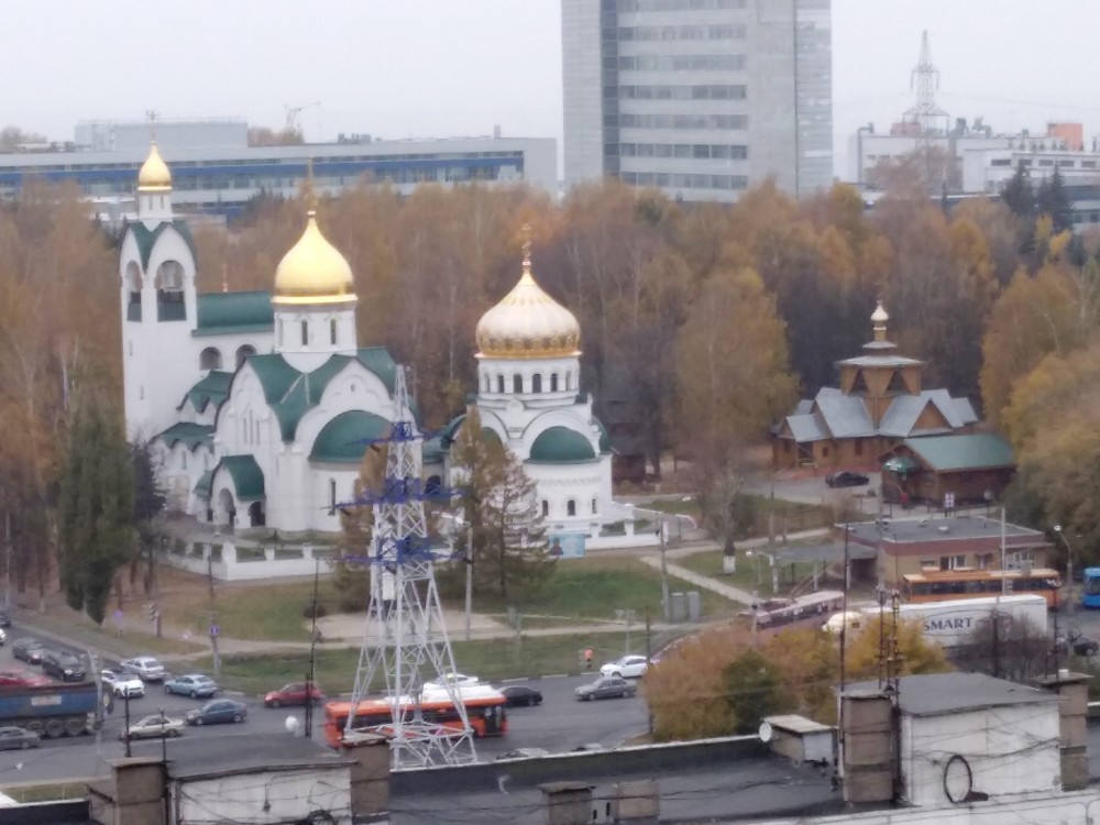 Приокский район. Церковь Иоанна Кронштадтского в Щербинках. общий вид в ландшафте