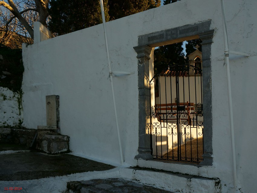 Неизвестная церковь, Кера (Крит (Κρήτη), Греция). общий вид в ландшафте