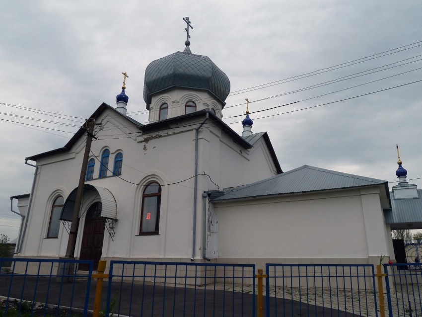 Церковь Космы и Дамиана, Новосемейкино (Красноярский район, Самарская область). фасады