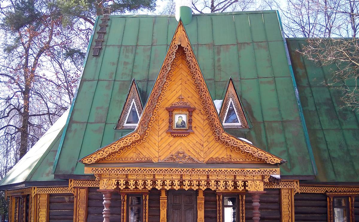 архитектурные детали. Храм-часовня Серафима Саровского в Перловке, Мытищи (Мытищинский городской округ и гг. Долгопрудный, Лобня, Московская область)