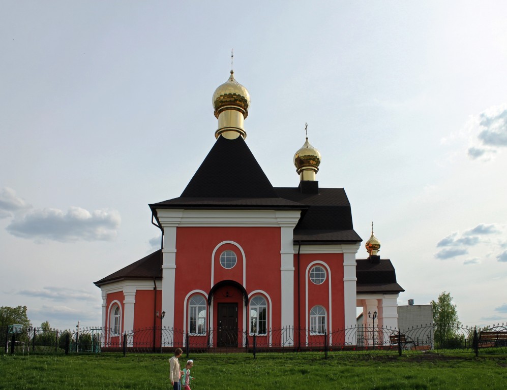 Хохлово. Церковь Флора и Лавра. фасады