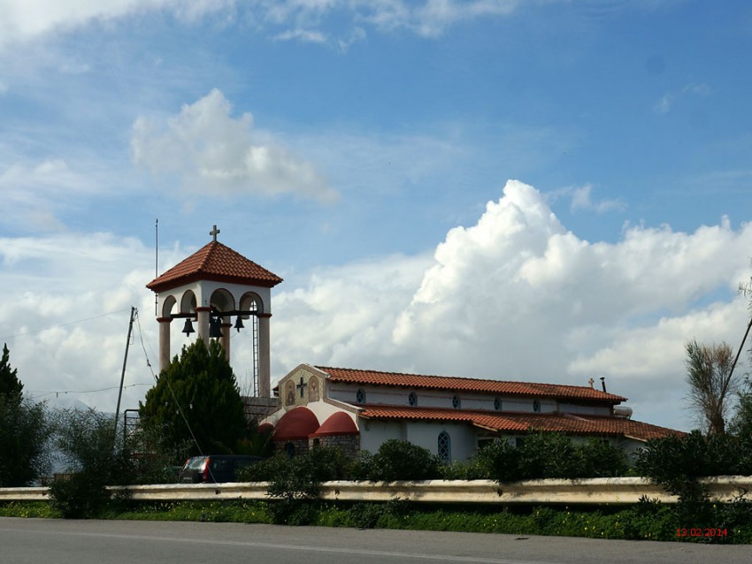 Церковь Рафаила архангела, Армени (Крит (Κρήτη), Греция). общий вид в ландшафте