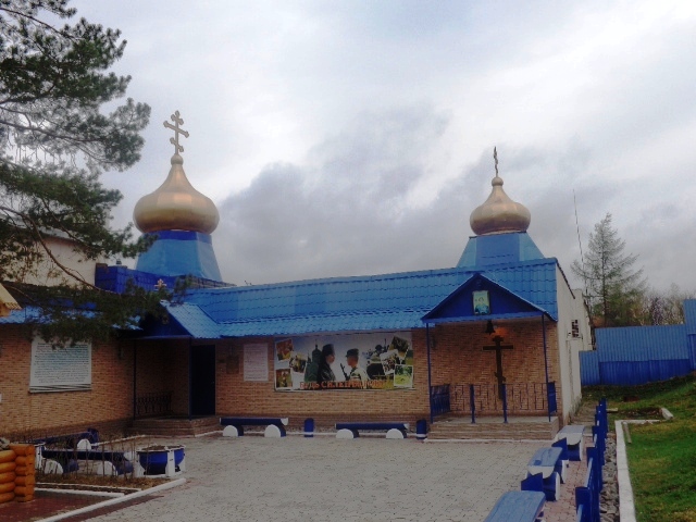 Князе-Волконское. Церковь Димитрия Солунского в Окружном учебном центре. общий вид в ландшафте