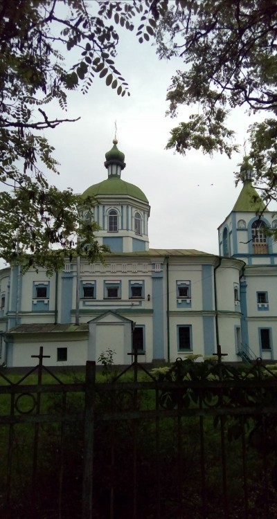 Церковь Троицы Живоначальной, Переяслав (Бориспольский район, Украина, Киевская область). фасады