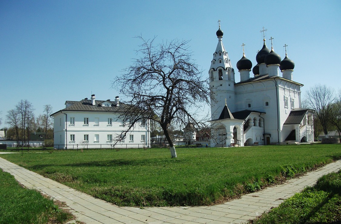 Верея. Спасский монастырь. фасады