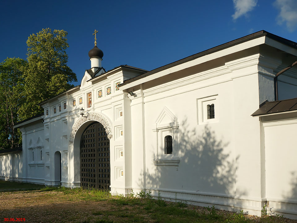 Спасский монастырь, Верея (Наро-Фоминский городской округ, Московская область). дополнительная информация, Современные ворота