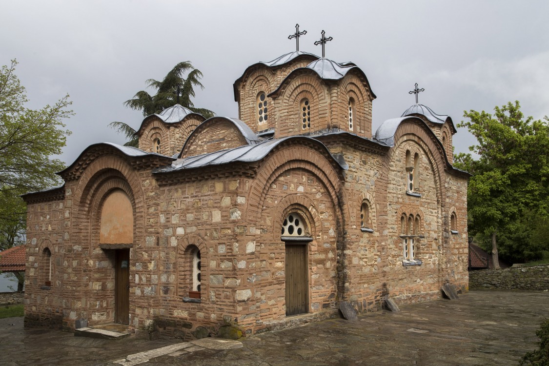 Горно Нерези. Монастырь Святого Пантелеимона. Церковь Пантелеимона Целителя. фасады, вид с юго-запада