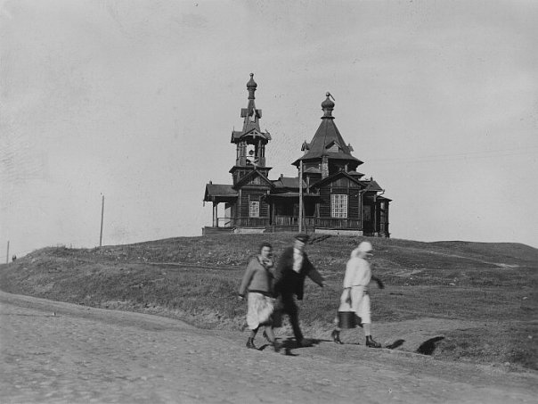 Верхняя Пышма. Церковь Успения Пресвятой Богородицы. архивная фотография, Фотография сделана после 1930 г. автор Robert Byron С сайта http://zabytye-xramy.livejournal.com/19872.html?thread=62624