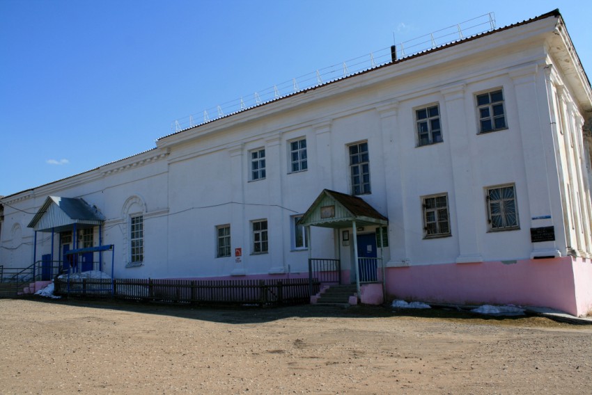 Чёрная Холуница. Церковь Покрова Пресвятой Богородицы. общий вид в ландшафте