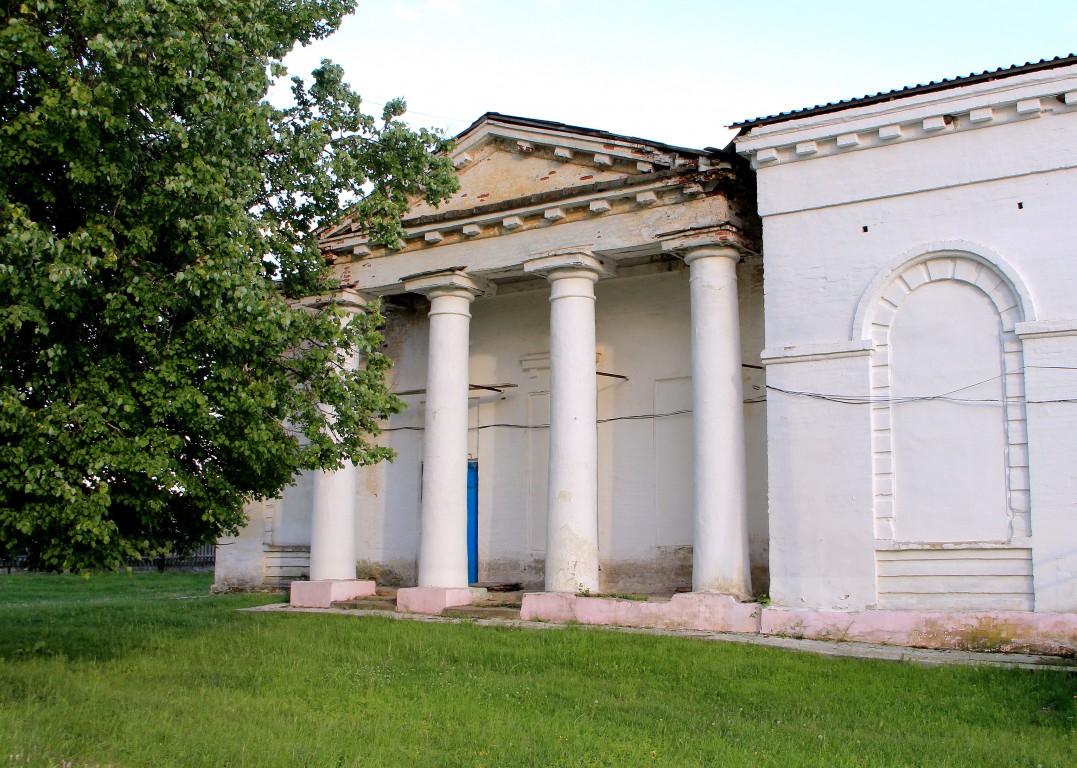 Чёрная Холуница. Церковь Покрова Пресвятой Богородицы. фасады