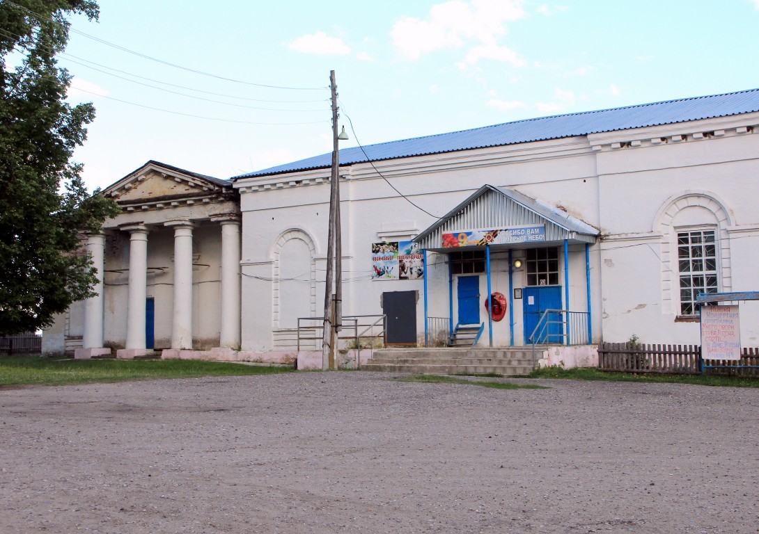 Чёрная Холуница. Церковь Покрова Пресвятой Богородицы. фасады