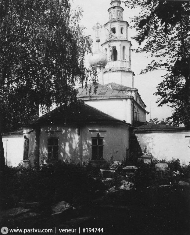 Покровский мужской монастырь, Ульяновск (Ульяновск, город, Ульяновская область). архивная фотография, Благовещенская церковь.1930—1932, Направление съемки:восток. с сайта https://pastvu.com/p/194744