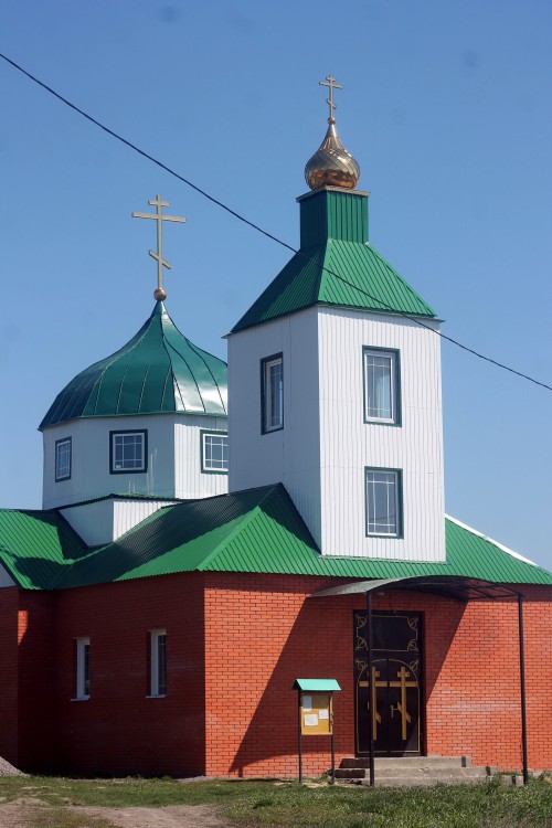 Большая Верейка. Церковь Троицы Живоначальной (новая). фасады