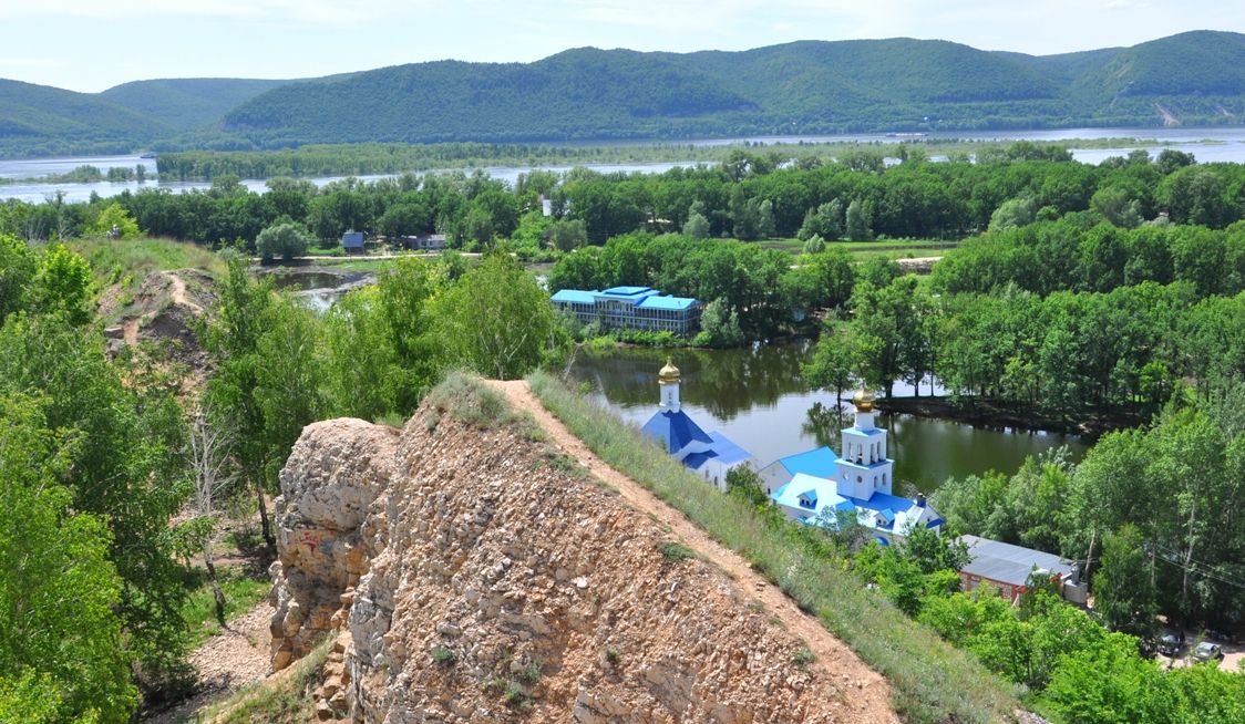 Волжский (Большая Царевщина). Церковь иконы Божией Матери 