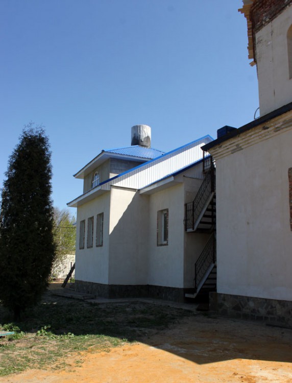 Церковь Всех Святых на городском кладбище, Новомосковск (Новомосковский район, Тульская область). общий вид в ландшафте