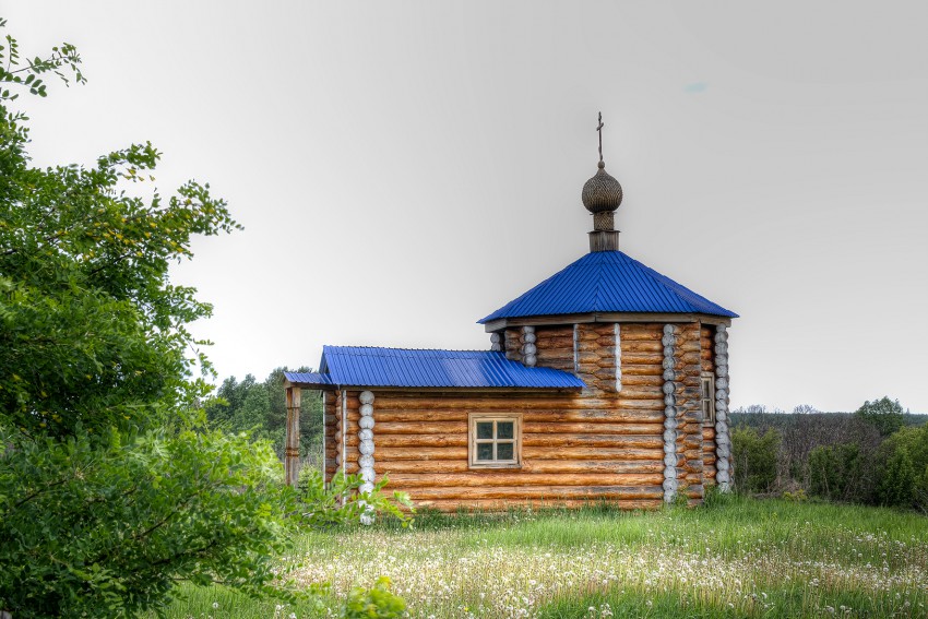Часовня Владимирской иконы Божией Матери, Тарасова (Талицкий район (Талицкий ГО), Свердловская область). общий вид в ландшафте